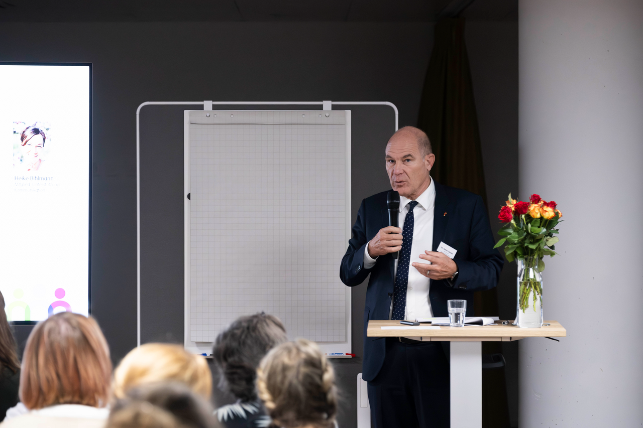 Geflüchtete an ein Leben in der Schweiz heranführen