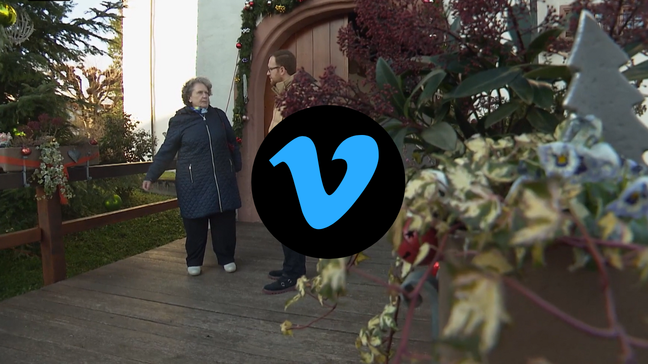 Rentnerin zeigt Flüchtling den Schweizer Alltag